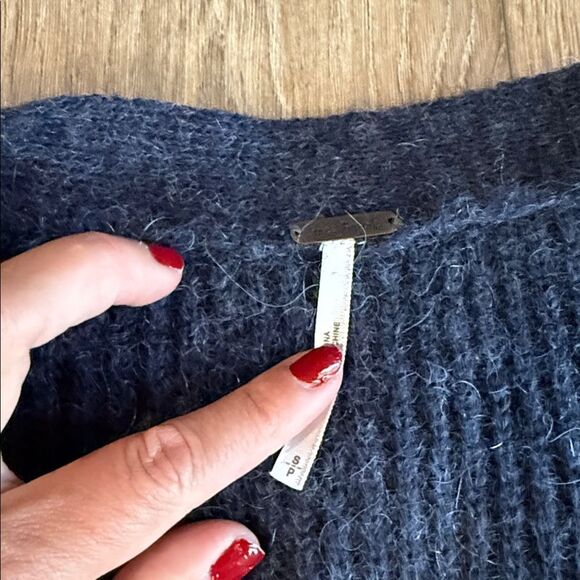 FREE PEOPLE WOOL AND ALPACA BLEND CARDIGAN SWEATER NAVY SIZE SMALL - Picture 5 of 6